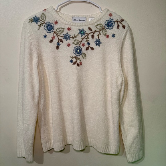 Alfred Dunner Sweaters - Vintage Alfred Dunner Ivory Floral Embroidered Sweater, Size Small